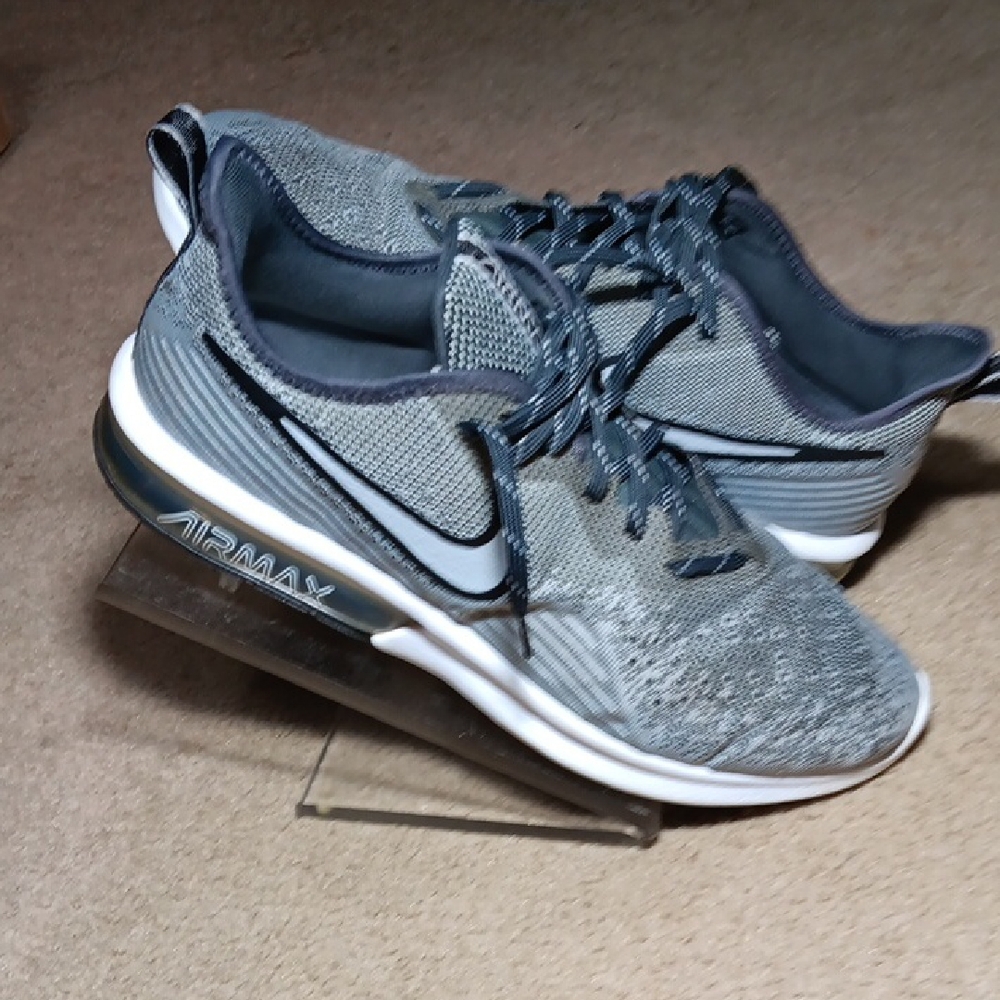 Nike Air Max Men's Black and Gray Athletic Shoes